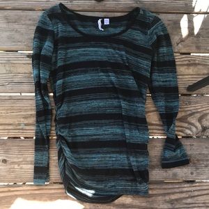 Planet Motherhood, long sleeve sweater, small